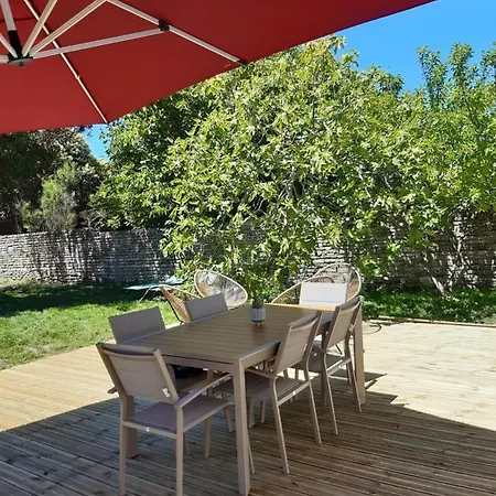 Сasa de vacaciones Charmante Maison De Plain Pied Avec 700m2 De Jardin Cloturé