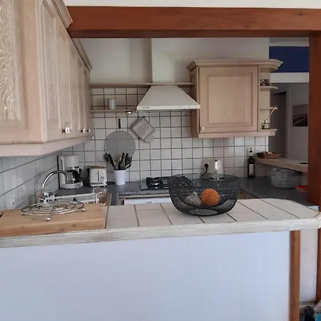 Charmante Maison De Plain Pied Avec 700m2 De Jardin Cloturé