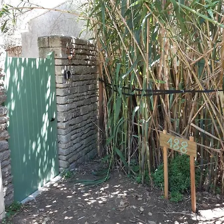 Charmante Maison De Plain Pied Avec 700m2 De Jardin Cloturé * Saint-Clément-des-Baleines