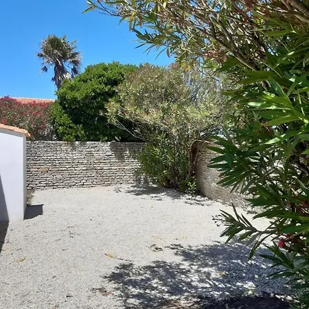 Charmante Maison De Plain Pied Avec 700m2 De Jardin Cloturé Hébergement de vacances *