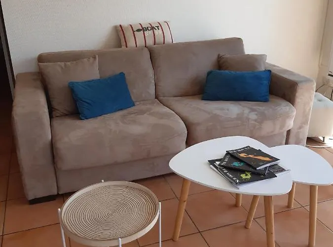 Charmante Maison De Plain Pied Avec 700m2 De Jardin Cloture Saint-Clement-des-Baleines