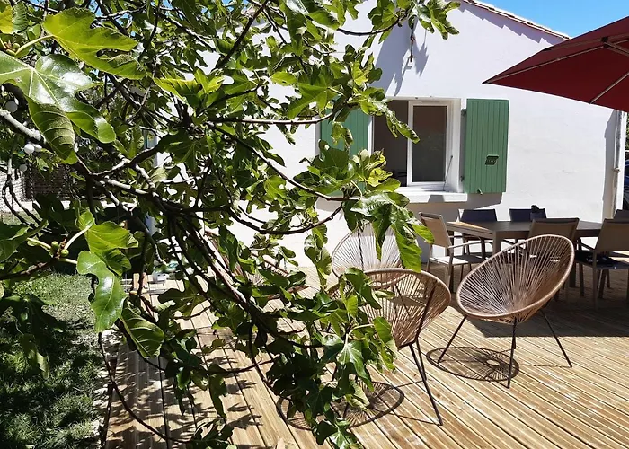 Charmante Maison De Plain Pied Avec 700m2 De Jardin Cloture *