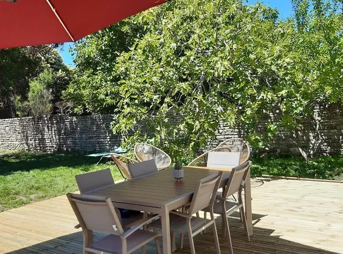 Holiday home Charmante Maison De Plain Pied Avec 700m2 De Jardin Cloture