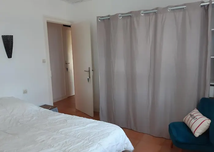 Charmante Maison De Plain Pied Avec 700m2 De Jardin Cloture