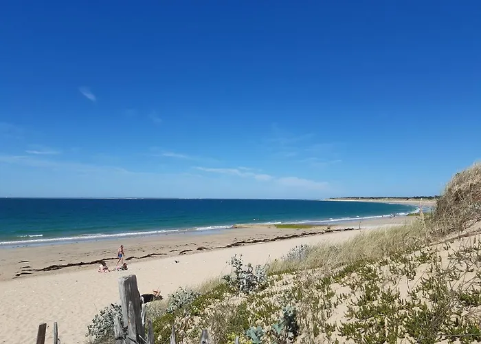 Holiday home Charmante Maison De Plain Pied Avec 700m2 De Jardin Cloture Saint-Clement-des-Baleines