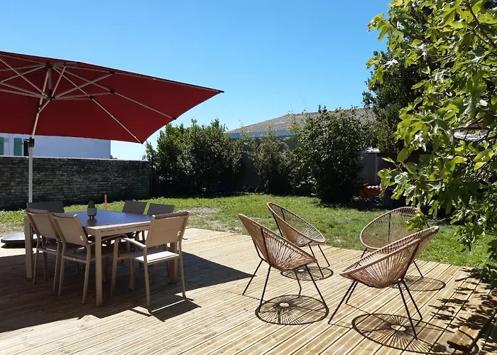 Holiday home Charmante Maison De Plain Pied Avec 700m2 De Jardin Cloture Saint-Clement-des-Baleines