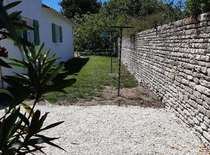 Charmante Maison De Plain Pied Avec 700m2 De Jardin Cloture